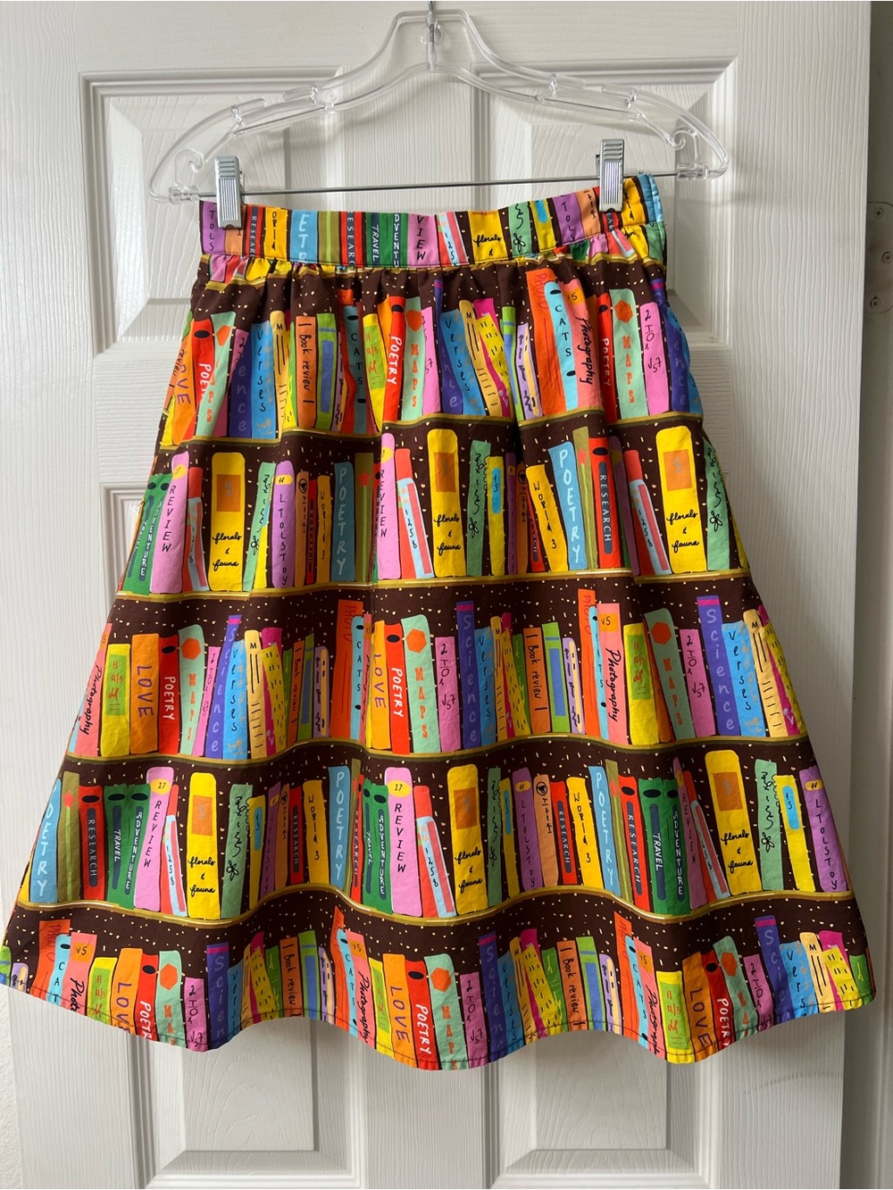 Modcloth Women’s A-line Skirt Colorful Books Reading Rainbow Size Small
